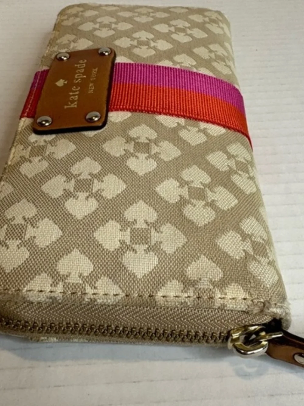 Kate Spade New York Neda Classic Stucco Zip Around Wallet